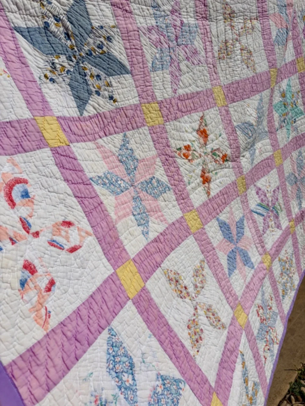 Vintage Hand Quilted Pinwheel Patchwork Quilt 57.5